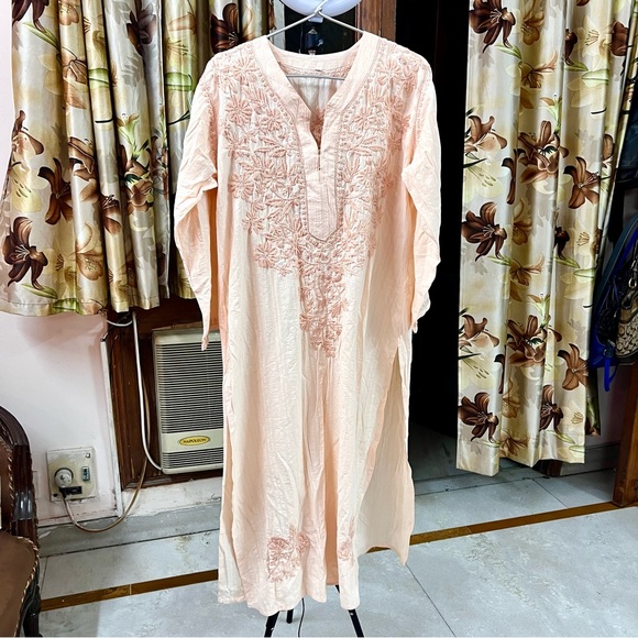 A beautiful breezy Kurta A casual in pastel peach cotton , thread embroidered - Picture 2 of 8